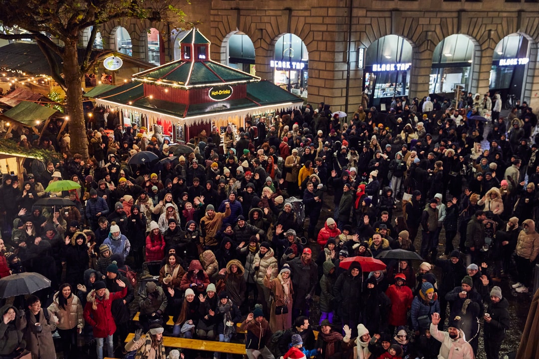 Singing_Christmas_Tree_Zurich_006